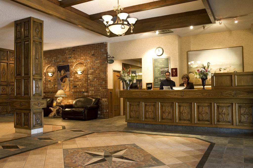 Compass Point Inn - Surrey Interior foto