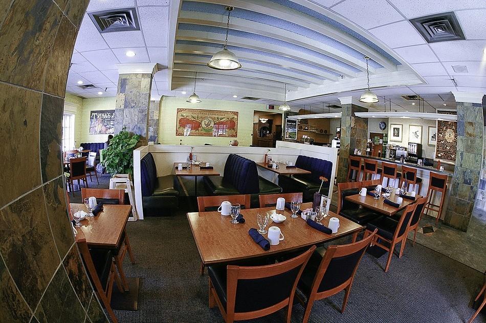 Compass Point Inn - Surrey Restaurante foto